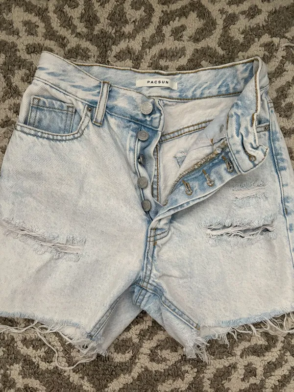 PacSun Ripped Light Wash Shorts - Image 2