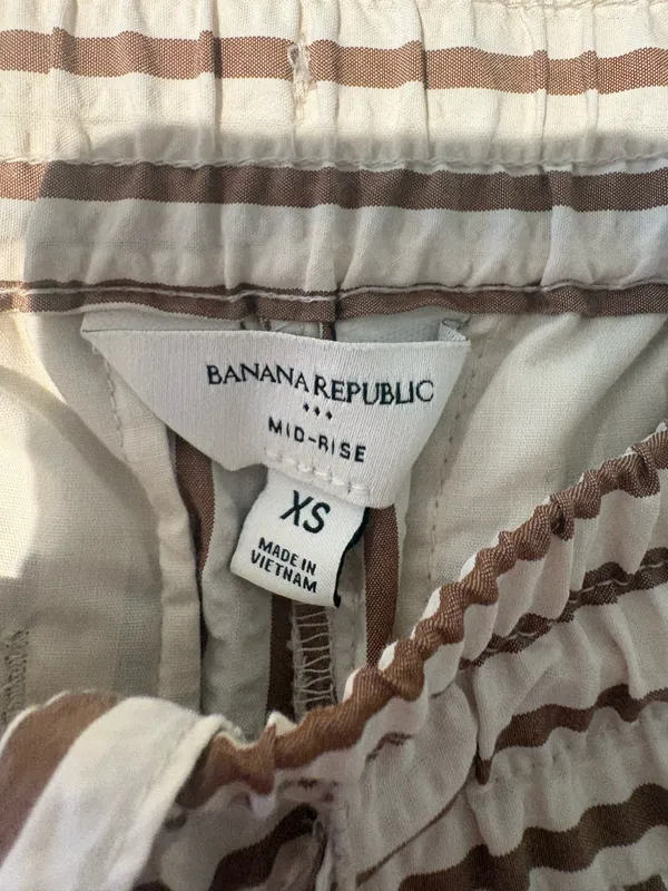 Banana Republic tie front shorts  - Image 3