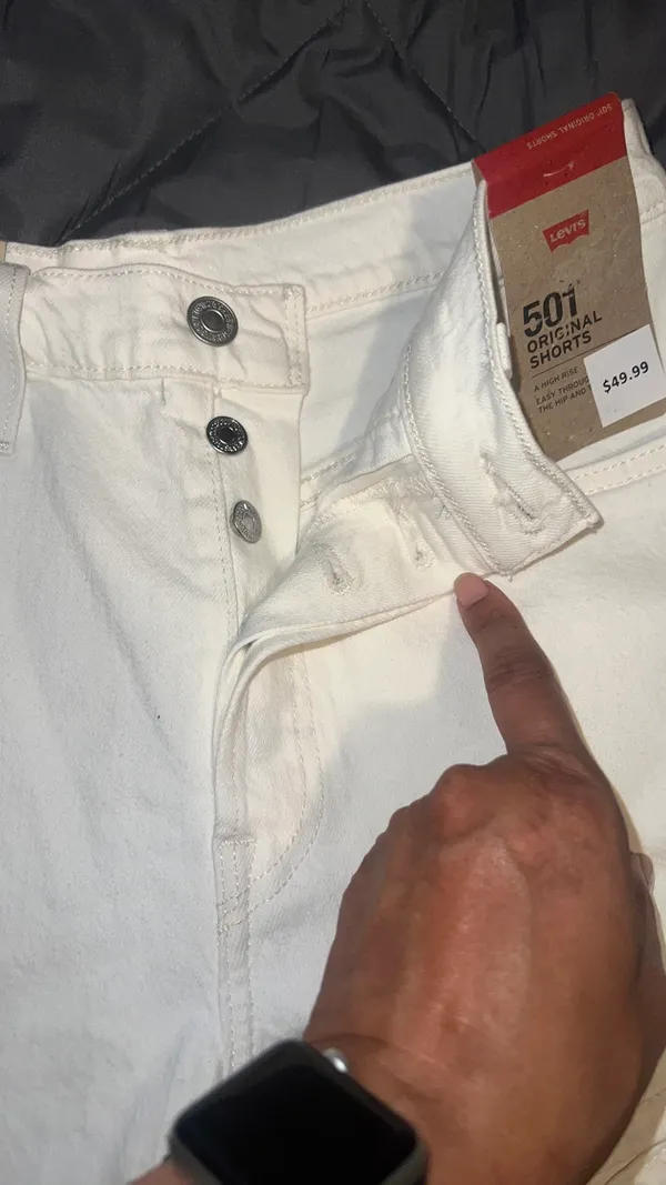 Levi's Women's 501 Original Shorts Sz 28 - Image 4