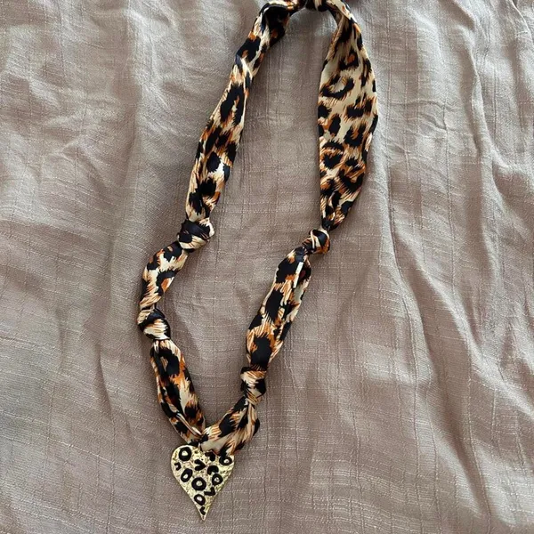 Source Unknown Leopard Print Scarf Necklace Gold Heart Pendant Coquette Y2K - Image 4