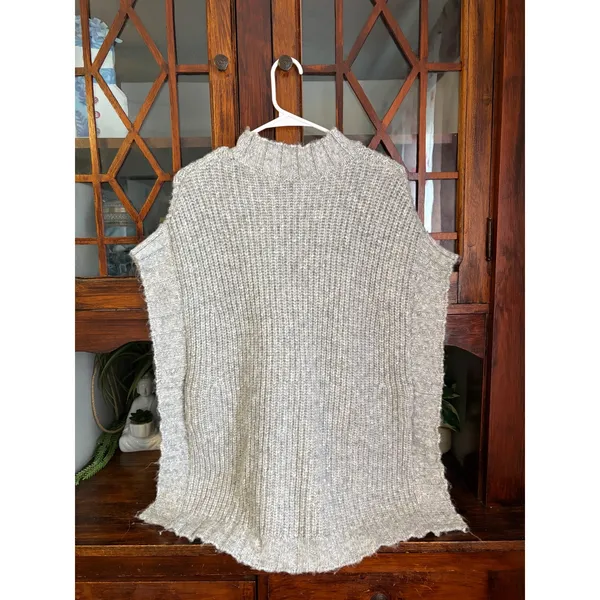 Aerie‎ Grey Chunky Knit Mock Neck Sleeveless Sweater Vest Medium - Image 2
