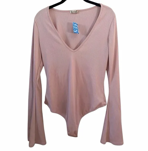 Free People Intimately $48 NWT Charli Pink Ribbed Bell Sleeve V-Neck Bodysuit L - Image 3
