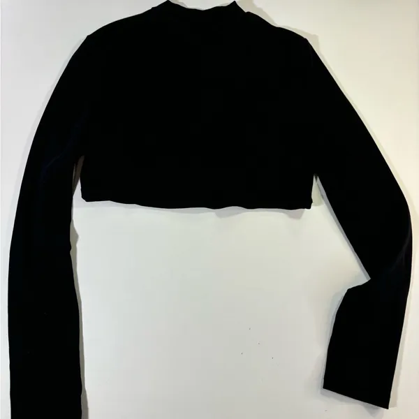 Black Long Sleeve Crop Top - Image 2