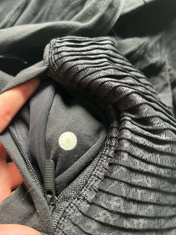 Lululemon Zip-Up Jacket Black - Image 5