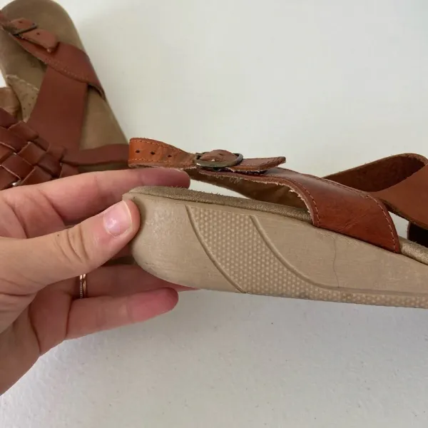 Cabin Creek Women’s interwoven strap sandals — size 8‎ - Image 9
