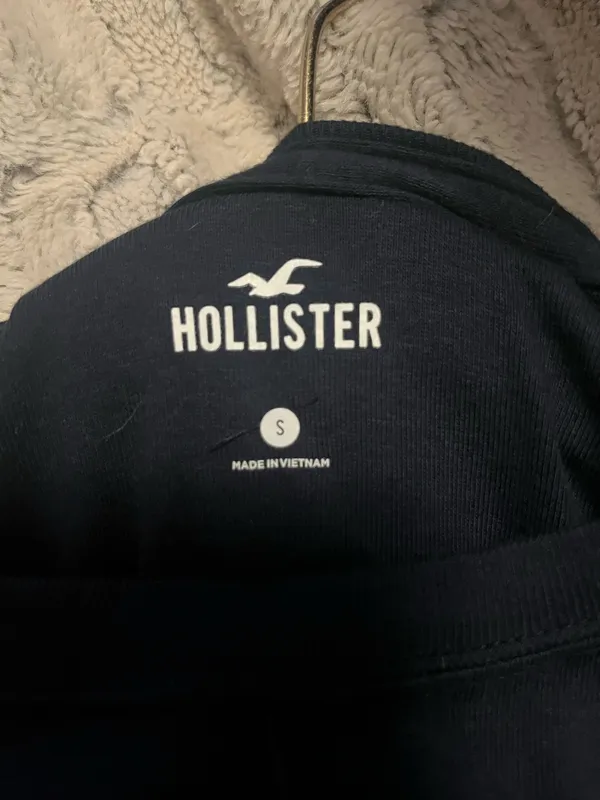 Hollister Baby Tee - Image 3