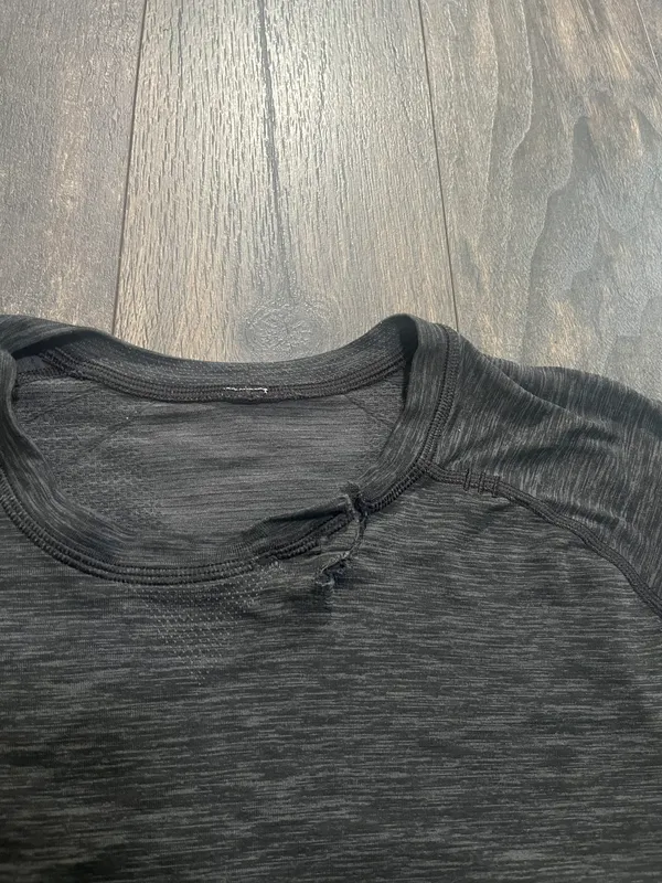Lululemon shirt - Image 4