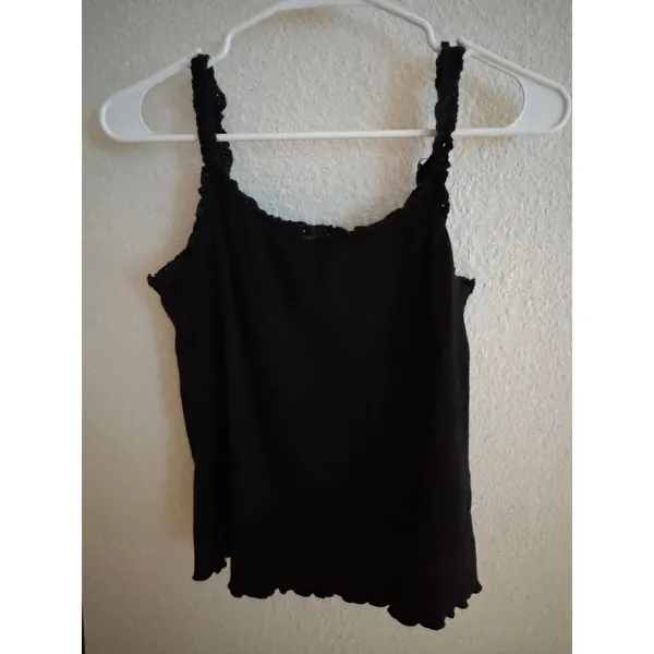 H&M Divided Black Ribbed‎ Lace Trim Camisole Tank Top Lettuce Edge Hem Womens - Image 2
