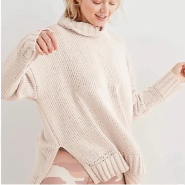 Aerie Chenille Oversized Turtleneck Sweater Ivory Cream- Size Medium - Image 2