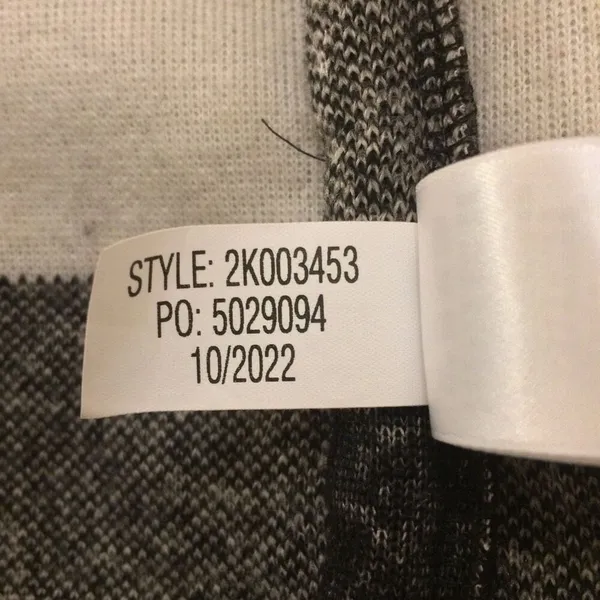 Vineyard Vines Sherpa pullover black white medium - Image 8