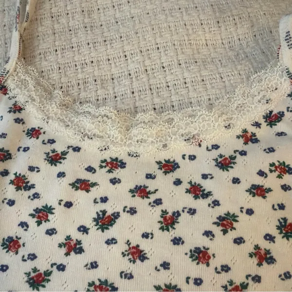 Brandy Melville White Floral Tank Top - Image 3