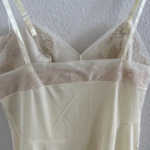 NWT Vintage Vanity Fair Slip Gown Neutral Cream Lightweight Small - Image 7