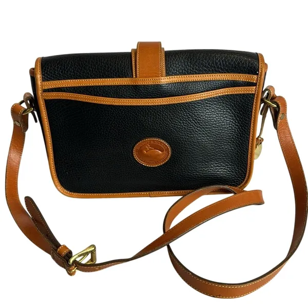 Dooney & Bourke Vtg equestrian blk Pebbled Leather with Brown Trim crossbody - Image 8