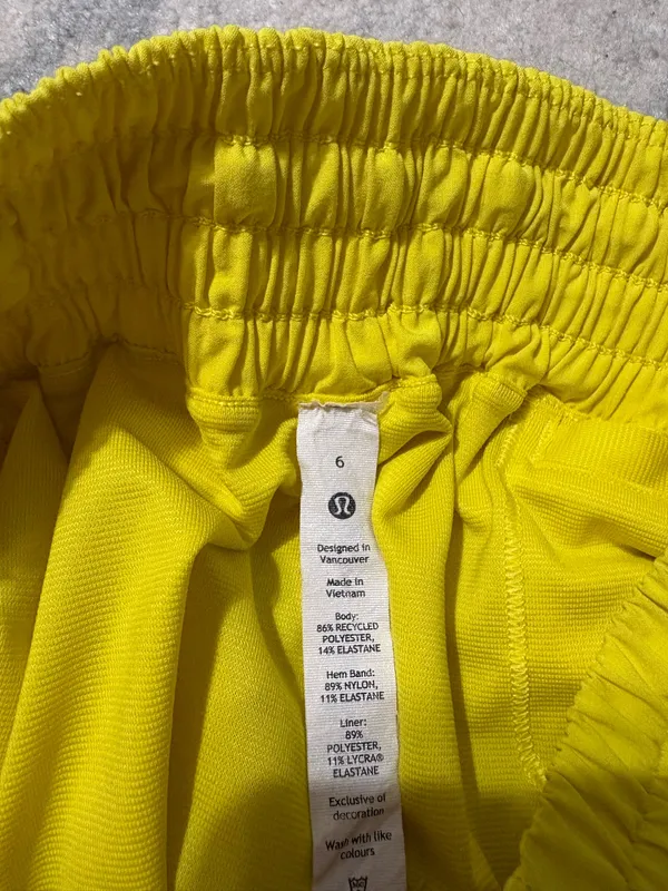 Lululemon Hotty Hot Shorts High-Rise 2.5" - Image 4