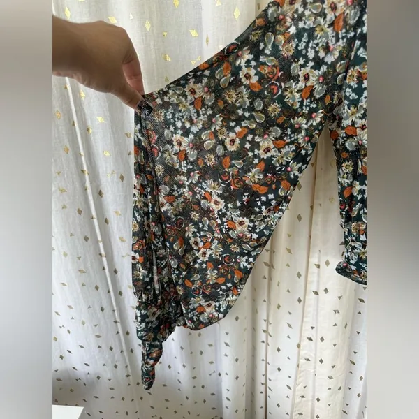 Free People All Dolled Up Mesh Floral Sheer Cropped Front Insert Lining Blouse M - Image 5