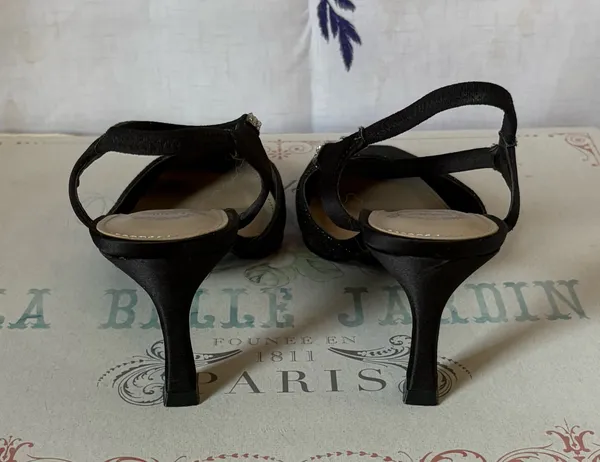 I Miller black with diamond rhinestone straps Size 5.5 - Image 4