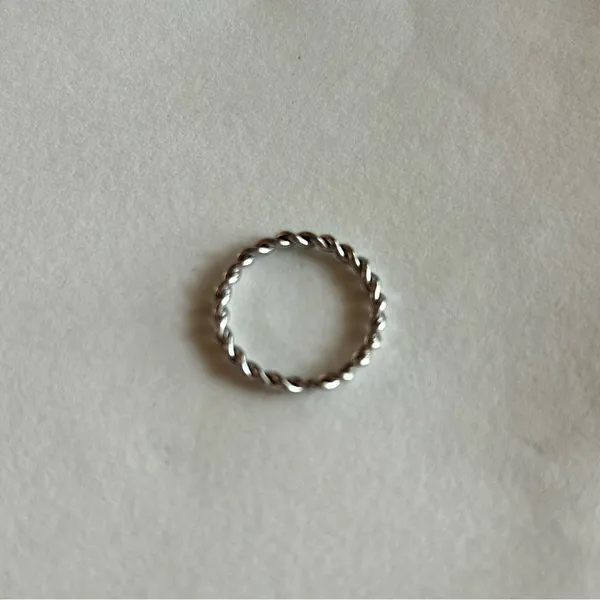 3/$20 Silver Tone Multiple Twisted Circle Ring Size 6/7 - Image 4