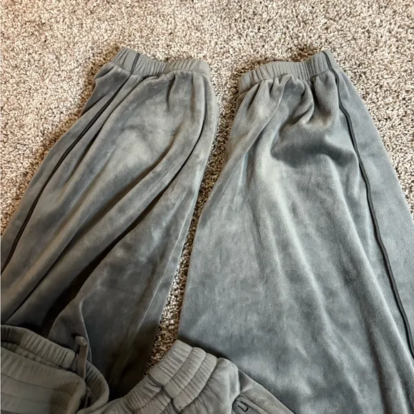 SKIMS Jogger sweatpants - Image 6
