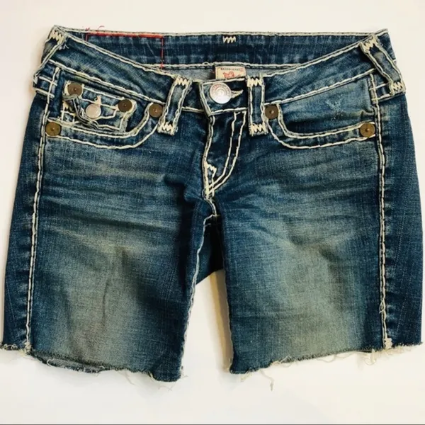 True Religion Billy Super T raw hem Shorts - Image 13