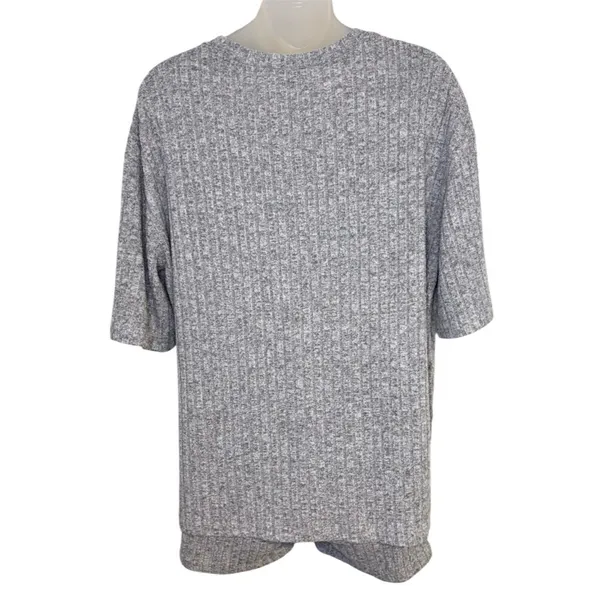 SHEIN Light Gray Ribbed Knit Tee and Shorts Lounge Set Size Small - Image 3