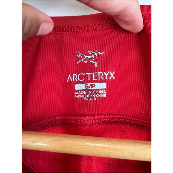 Arc'teryx Women's Athletic Tank Top Size Small Red - Image 2