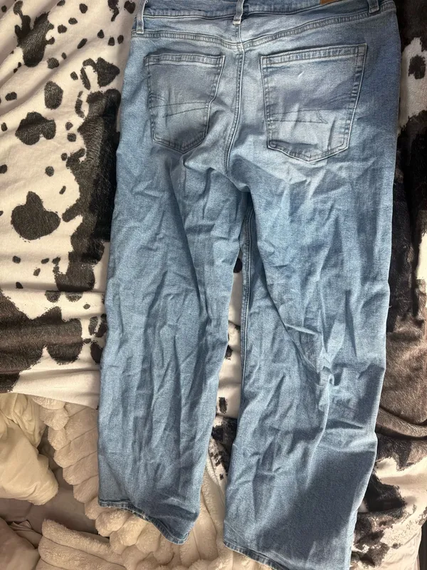 American Eagle Mom Jeans - Image 4