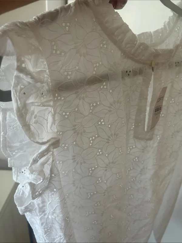 Loft White Eyelet Ruffle Sleeve Women's Top XL NWT - Image 3