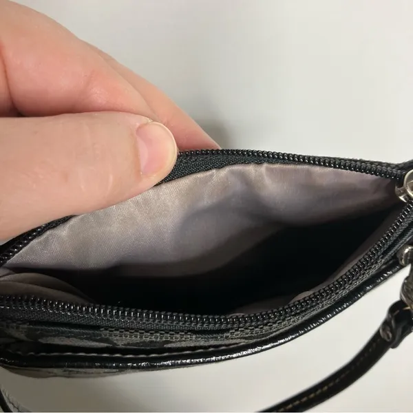 Coach wristlet black‎ gray small - Image 5