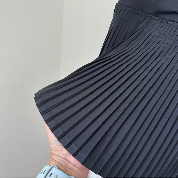 lululemon athletica Black Pleated Athletic Tennis Skort Size 4 - Image 3