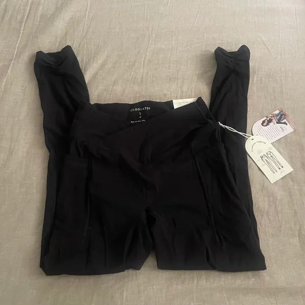 Target Viral exclusive Blogilates Crisscross High-Rise Black Leggings - Image 5