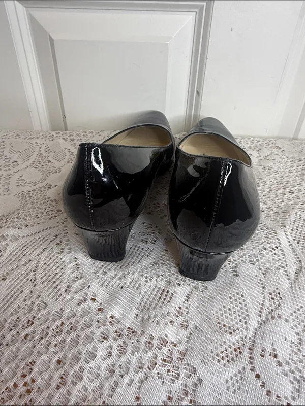 Salvatore Ferragamo Black Patent Leather kitten Heel heels pumps - Image 5
