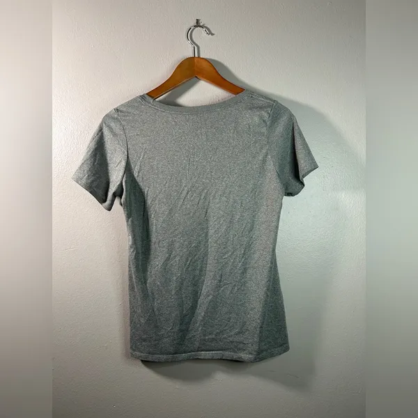 Casual Comfy Stretch Nike Women's Classic Dri-fit Gray Short Sleeve Gym T-Shirt - Image 2