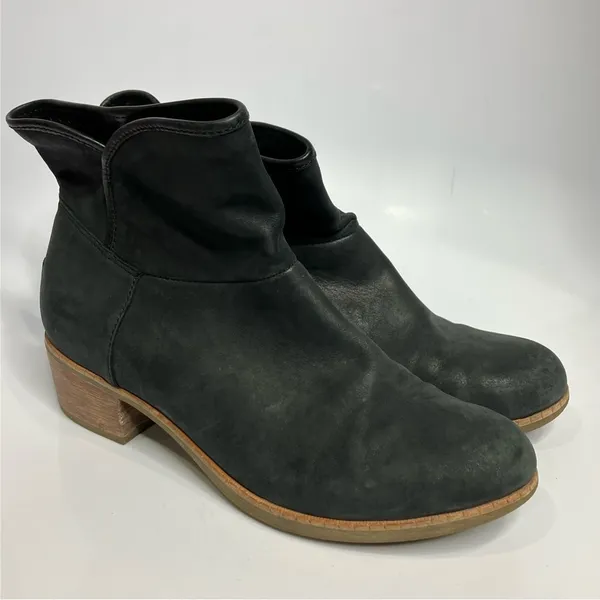 UGG Darling boots black leather ankle boots trendy women’s‎ size 10 - Image 2