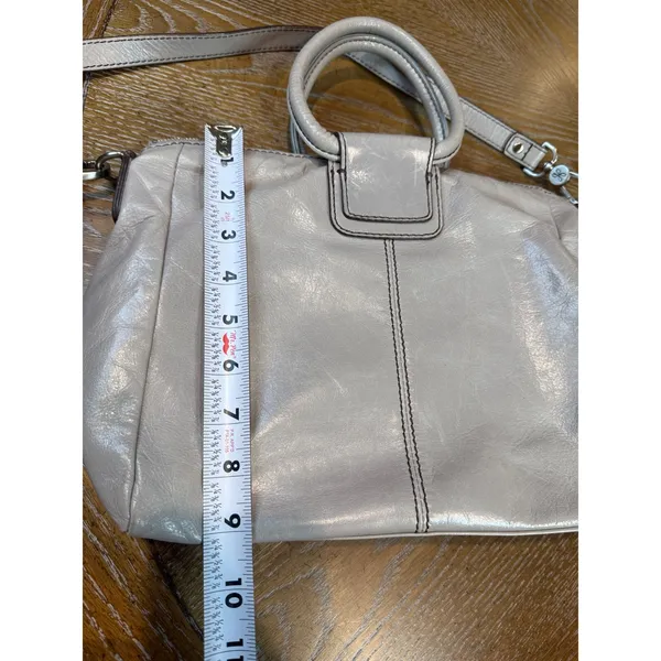 Hobo Sheila Leather Satchel Bag Light Gray Circular Handle Crossbody - Image 9