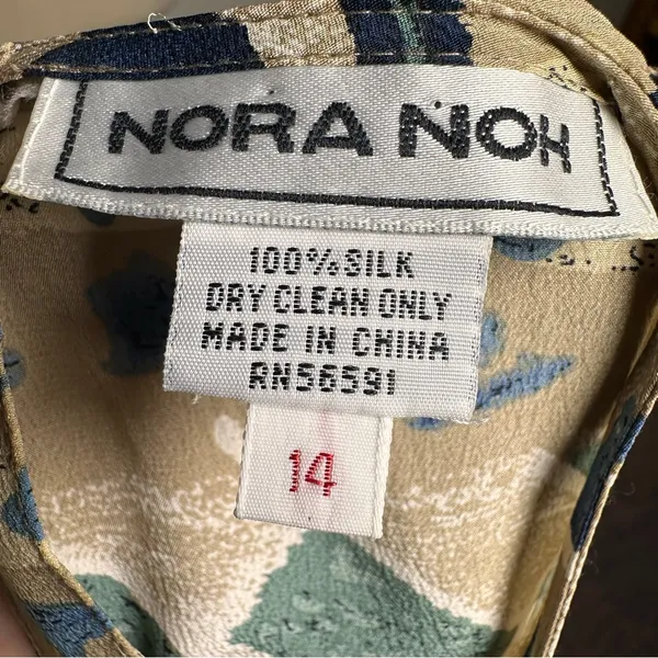 Vintage Nora Noh 100% Silk Abstract Print Blouse Geometric Top 14 | Wearable Art - Image 5