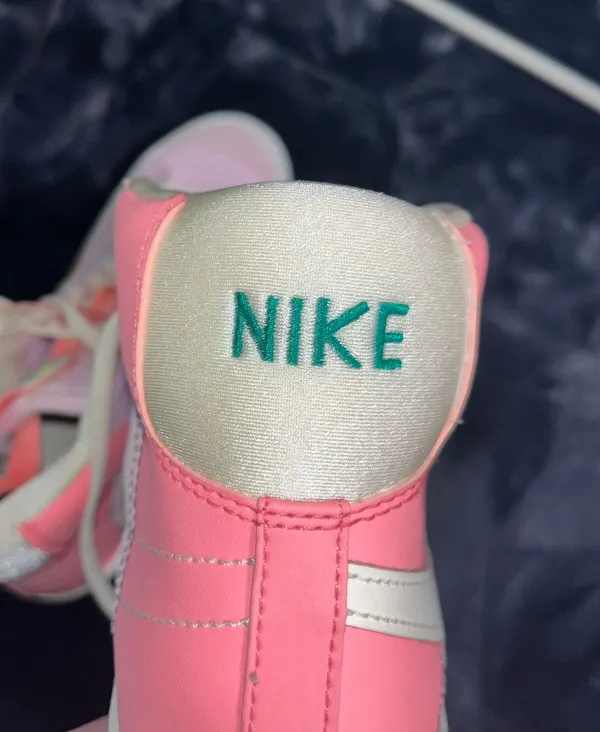 Nike Pink Blazers - Image 7