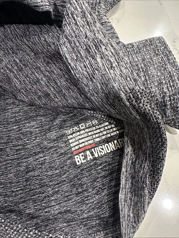 Gymshark vital seamless long sleeve shirt marled gray and black size large - Image 5