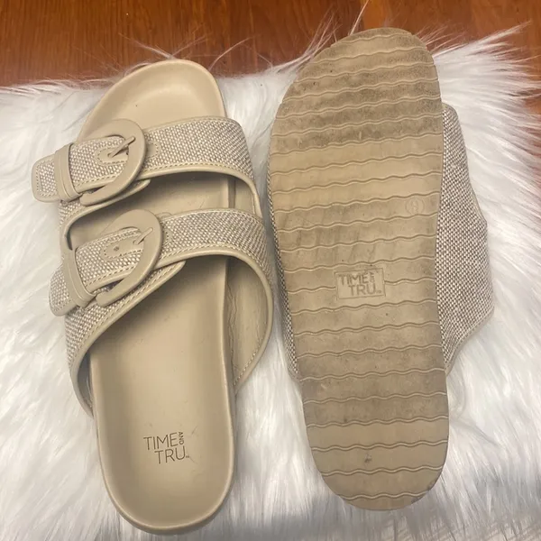 Time and Tru Beige Sandals - Image 2