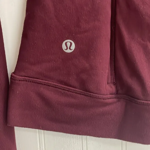 LULULEMON Outrun the Elements 1/2 Zip Long Sleeve Running Top in Garnet Size 4 - Image 13