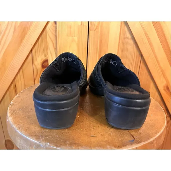 Clark’s Artisan 62387 Mill River Black Slip On Mule shoes Women's US Size 7 M - Image 4