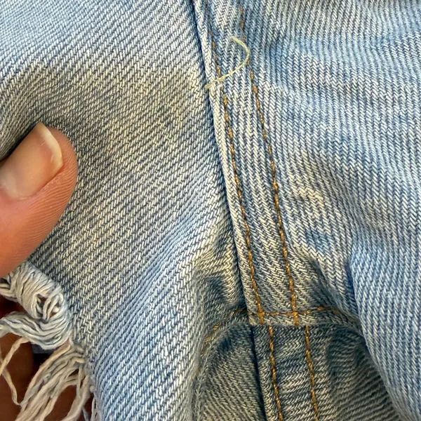 LEVI’S  501 Original Short Distressed Size 29 Buttonfly - Image 5