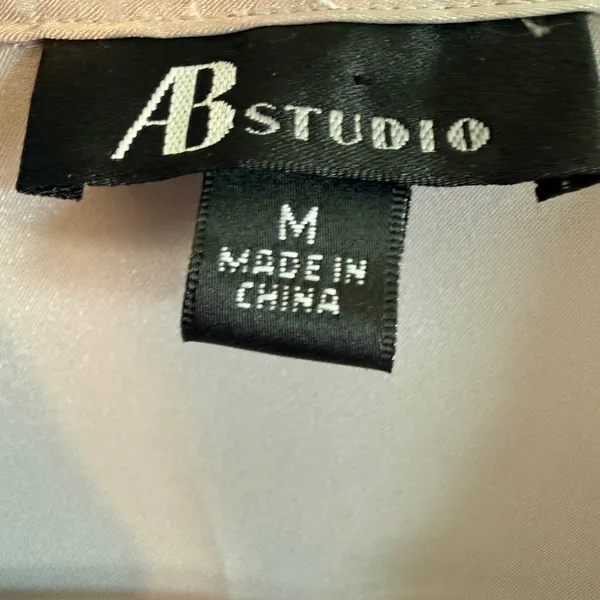 AB Studio‎ Satin Blouse Women Size M Silver Excellent V-Neck Long Sleeve - Image 3