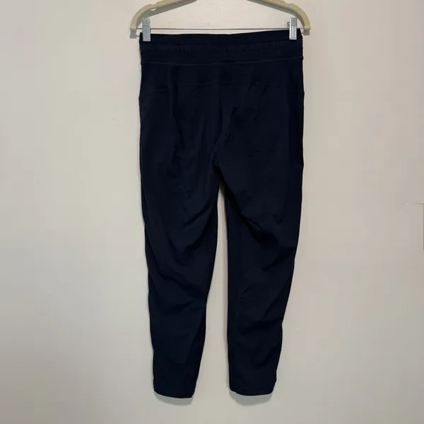 Lululemon Dance Studio Mid-Rise Crop 25" in Navy Size 6 - Image 5