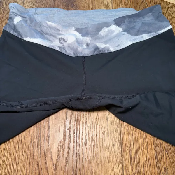 Lululemon Run Inspire Crop Leggings Black Gray Cloud Waist Reflective Size 12 - Image 9