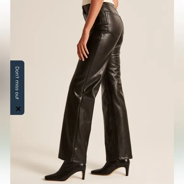 NWOT Abercrombie & Fitch The 90s Relaxed High Rise Vegan Leather‎ Pants 35/20R - Image 2