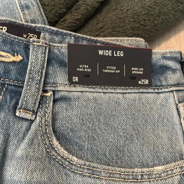 Hollister Wide Leg Jeans - Image 4