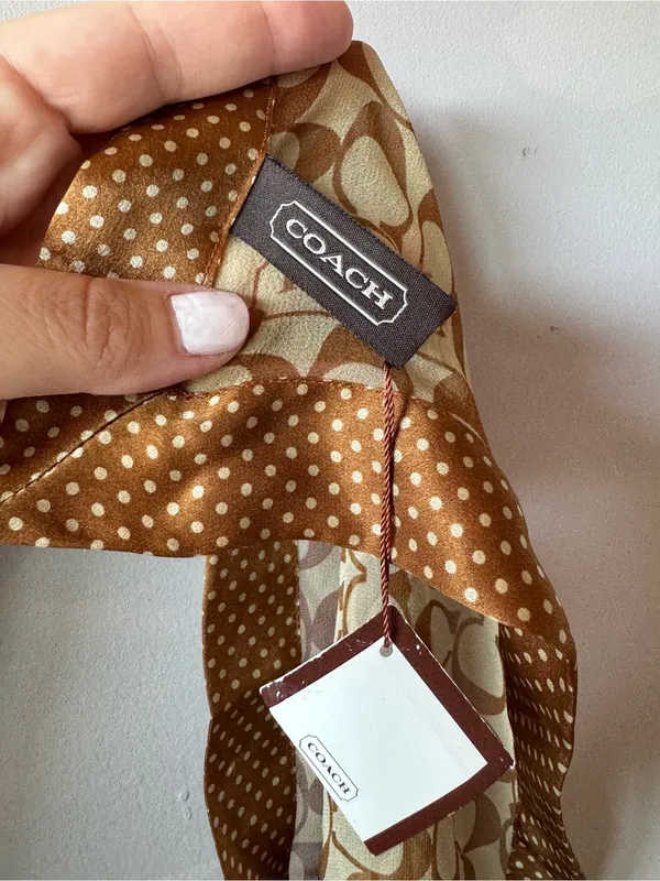 Authentic Coach NWT 100% Silk Legacy Signature C Logo Square Scarf OS - Image 5