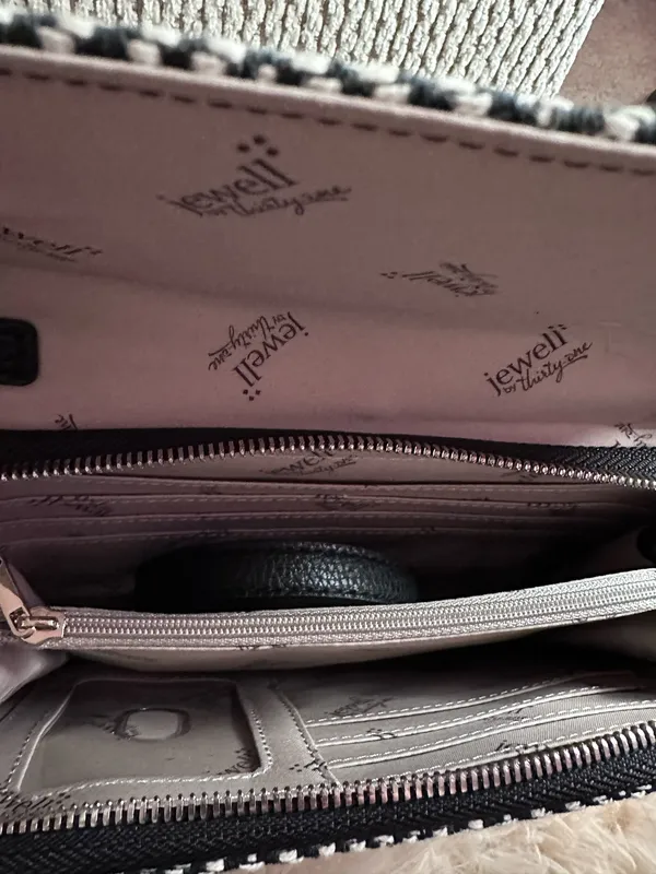 ThirtyOne Crossbody Purse Jewell - Image 6