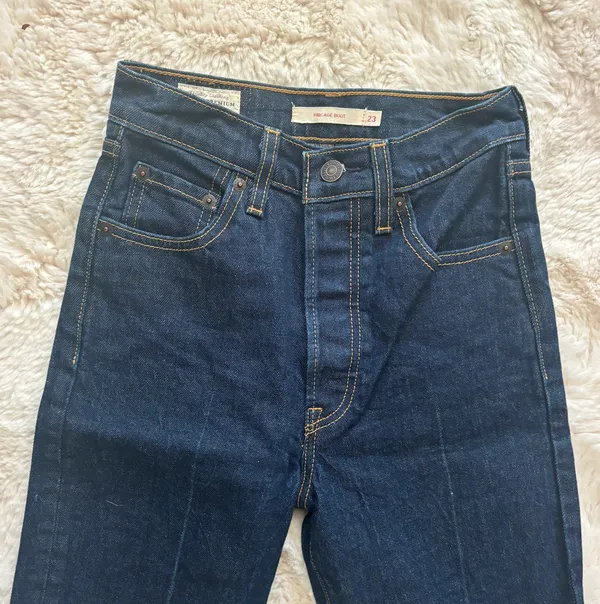 Levi’s Ribcage Jeans - Image 2