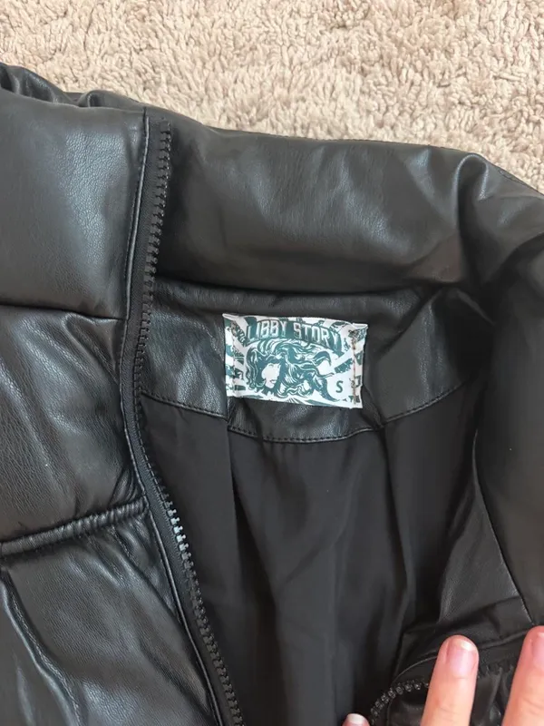 Black puffer vest - Image 2